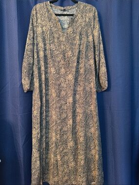 V-Neck Long Sleeve Maxi Dress in Navy and Beige Print